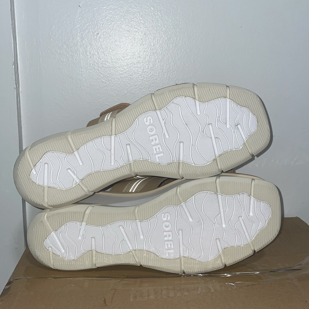 Sorel Wedge Sandals size 9.5 - Picture 4 of 5